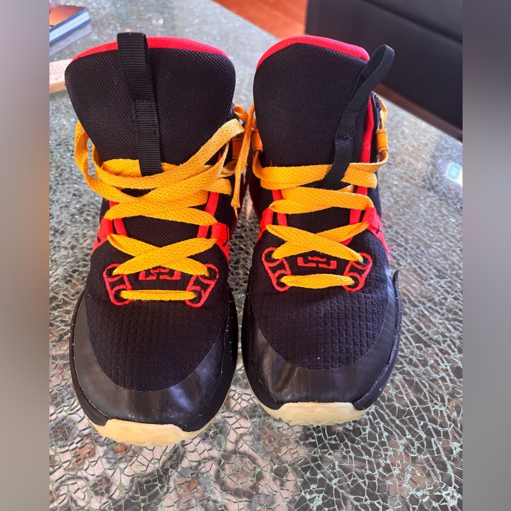Nike LeBron Witness 7 Black White Orange Gold  size 6 Y